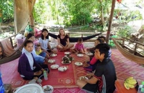 Banan Casa | Family Batcave Homestay