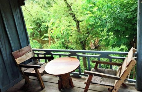Banan Casa | Family Batcave Homestay