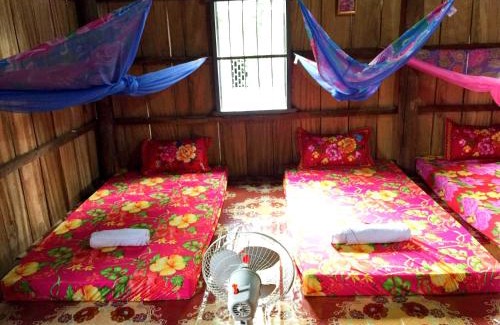 Banan Casa | Family Batcave Homestay