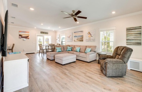 Panacea Casa | Family Beach Getaway in St Teresa Bike to Ocean!