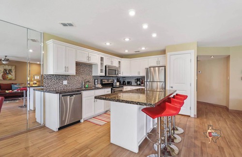 South Padre Island Apartamento | Family Beach Condo, Steps to Sand!