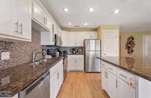 South Padre Island Apartamento | Family Beach Condo, Steps to Sand!