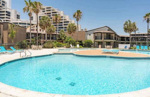 South Padre Island Apartamento | Family Beach Condo, Steps to Sand!