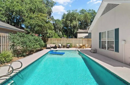 Saint Simons Island Casa | Family Beach Home! Private Pool and Great Location! Welcome to Rivera Retreat ☀️