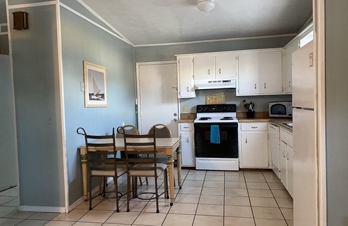 Biltmore Beach Cabaña | Se admiten mascotas a pie de playa-2BR 1 BA- Capacidad para 8
