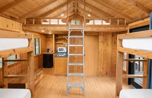 Goleta Cabina | Family Cabin | Bunk Beds + Kitchenette