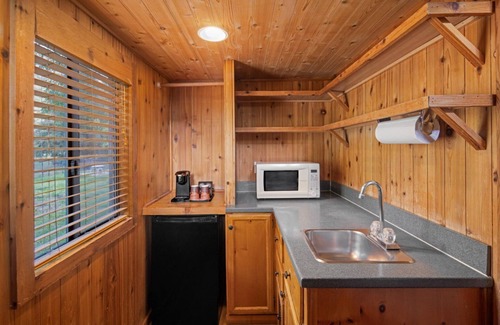 Goleta Cabina | Family Cabin | Bunk Beds + Kitchenette