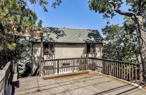Lake Arrowhead Cabaña | Family Cabin w/ Game Room Near Hiking + Skiing!