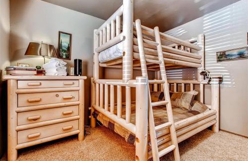 Lake Arrowhead Casa | Family Cabin with Game Room Near Hiking and Skiing!