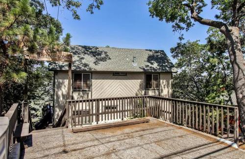 Lake Arrowhead Casa | Family Cabin with Game Room Near Hiking and Skiing!