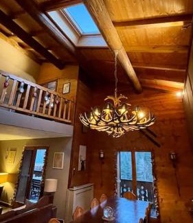 La Cote-d'Arbroz Chalet De Esquí | Family Chalet, Stunning Views & New Hot Tub