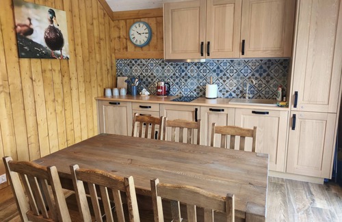 Trygort Chalet De Esquí | Family chalet with livingroom, kitchen, 2 bedrooms and 2 bathrooms with shower.