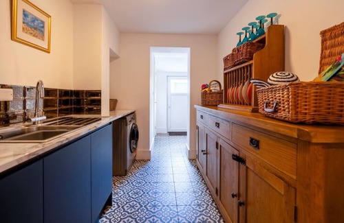 New Forest District Casa | Family Coastal Escape – Garden, Games & 4 Baths