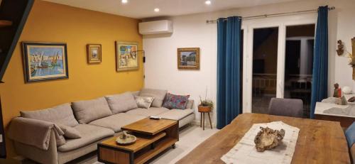 Sanary-sur-Mer Apartamento | Family cocoon near the sea