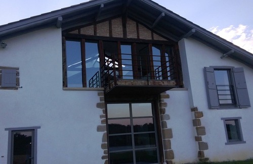 Arraute-Charritte Cabaña | Casa familiar en una casa típica vasca entre mar y montaña