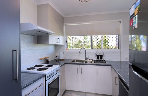 Bargara Cabaña | Family cottage for the perfect getaway, quiet area with great sized back yard to bring you pet