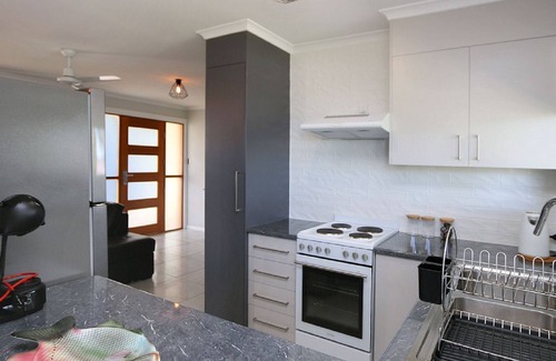 Bargara Cabaña | Family cottage for the perfect getaway, quiet area with great sized back yard to bring you pet