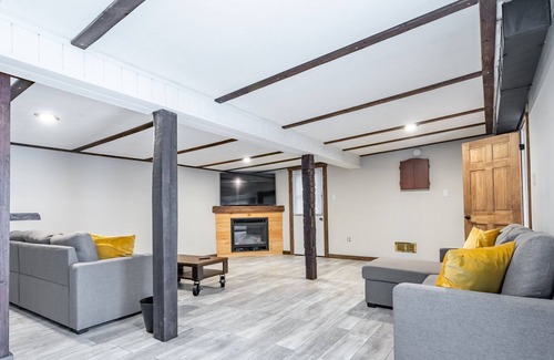 Collingwood Cabaña | Family Cottage near Georgian bay