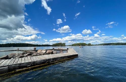 Leeds and the Thousand Islands Chalet De Esquí | Family Cottage Sheep Island