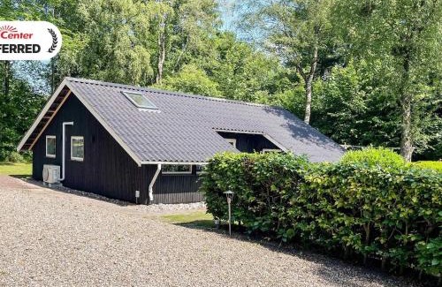 Arrild Ferieby Casa | Family Cottage with Terrace and Lawn