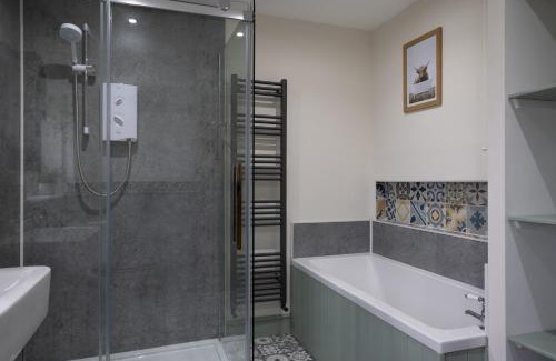 Llandovery Casa | Family Country Cottage with Stunning Mountain Views