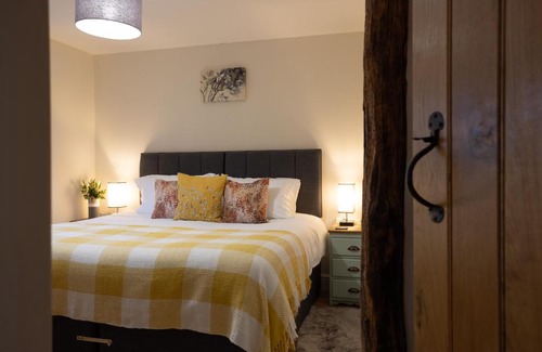 Llandovery Casa | Family Country Cottage with Stunning Mountain Views