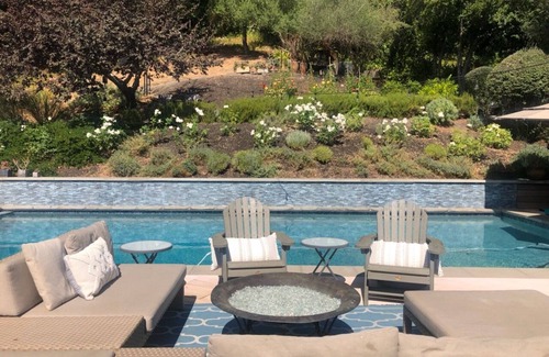 San Anselmo Casa | Family Destination - Private Acre in Ross - Heated Pool & Sport Court