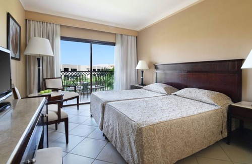 Sharm El Sheikh Hotel | Family Paradise: Waterslide, Tennis, Spa, Kids’ Club, Live Music & Beach Access