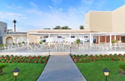 Sharm El Sheikh Hotel | Family Resort w/Beach Access, Waterslides, Spa, Games & Nightly Shows l 4 Rooms
