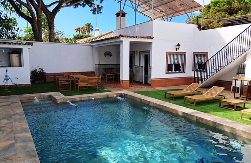 Chiclana de la Frontera Chalet De Esquí | Family Oasis a 200 metros de la playa.