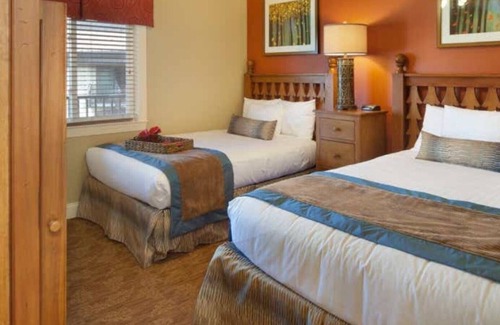 Gatlinburg Complejo | Family Escape Awaits at Holiday Inn Club Vacations Smoky Mountain Resort- 2 Bd.