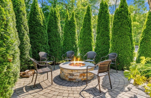 Barnstable Casa | Family Escape Luxury Retreat with Heated Pool&Firepit
