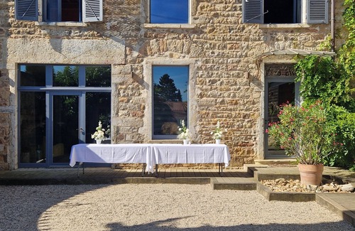Saint-Germain-au-Mont-d'Or Casa | Family estate with swimming pool in the heart of the Mont d'Or mountains