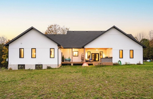 West Grey Casa | Family Farm house Resort