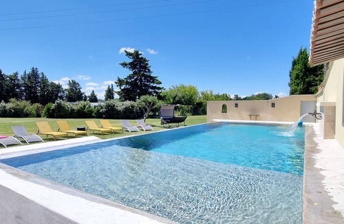 Althen-des-Paluds Casa | Casa de campo familiar con piscina en el corazón de Provenza, a 15 minutos de Aviñón