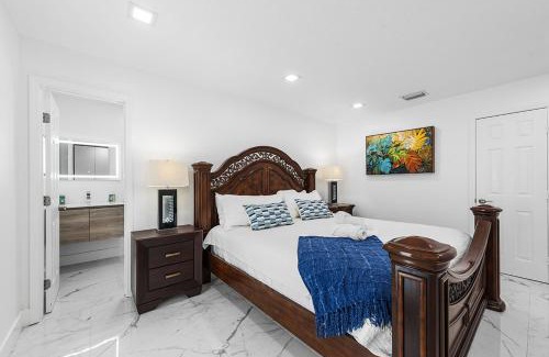 Homestead Casa | Family Favorite- Heated Pool, 2 Kings, Everglades