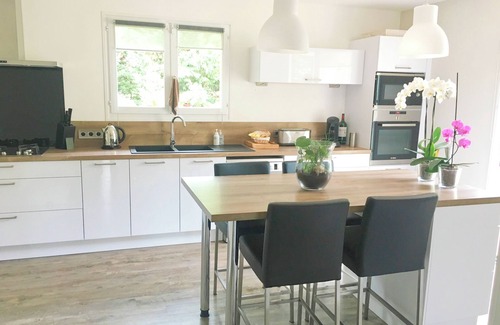 Saint-Sulpice Casa | Family house for 8 people, swimming pool & jacuzzi