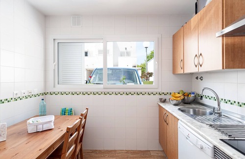 Conil de la Frontera Casa | Casa familiar Casa Noah cerca de la playa con piscina, terraza, balcón y Wi-Fi