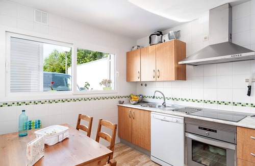 Conil de la Frontera Casa | Casa familiar Casa Noah cerca de la playa con piscina, terraza, balcón y Wi-Fi
