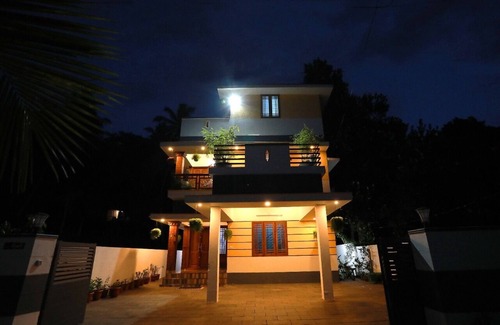 Thiruvananthapuram Casa | Family friendly Homestay with Homely food Near by Kovalam bypass Trivandrum