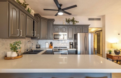 San Jose del Cabo Condominio | Family Friendly Las Olas Oceanfront Remodeled 2BR Steps to Surf, Sand & Dining!