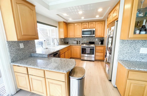 Huntington Beach Casa | Family-Friendly 4 bd Coastal House/No Cleaning Fee