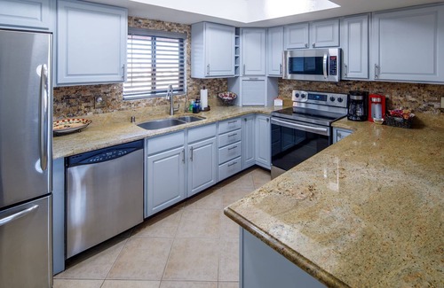 Lake Havasu City Casa | Family Friendly Oasis w/ Pool & BBQ