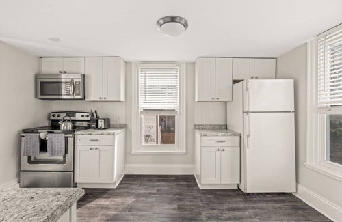 Bala-Cynwyd Apartamento | Family Friendly 2 Floor 2 BR Apt [Sunflower Stay]