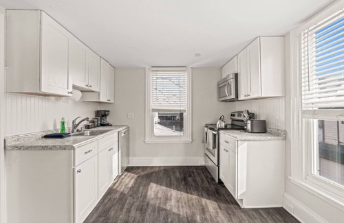 Bala-Cynwyd Apartamento | Family Friendly 2 Floor 2 BR Apt [Sunflower Stay]