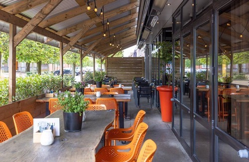 Made Casa | Family-Friendly 2 Units w/ Dining, Local Landmarks & Stunning Outdoors