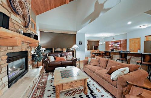 Keystone Casa | Family Friendly 3 Bedroom Vacation Rental In West Keystone Resort Along The Snake River With Pool And Hot Tub