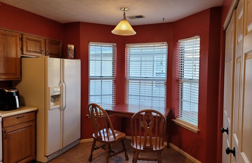 Keene Casa | Family Friendly 3 BR w/ King Bed and Jacuzzi tub