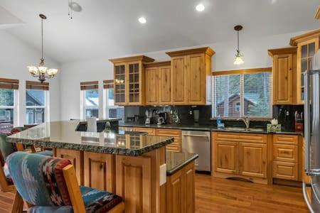 Kings Beach Casa | Family Friendly 3BD-Next to Beach & Ski Resort