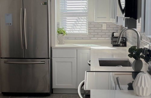 Meeting House Hill Apartamento | Family-Friendly 3BR Apartment Close to Everything